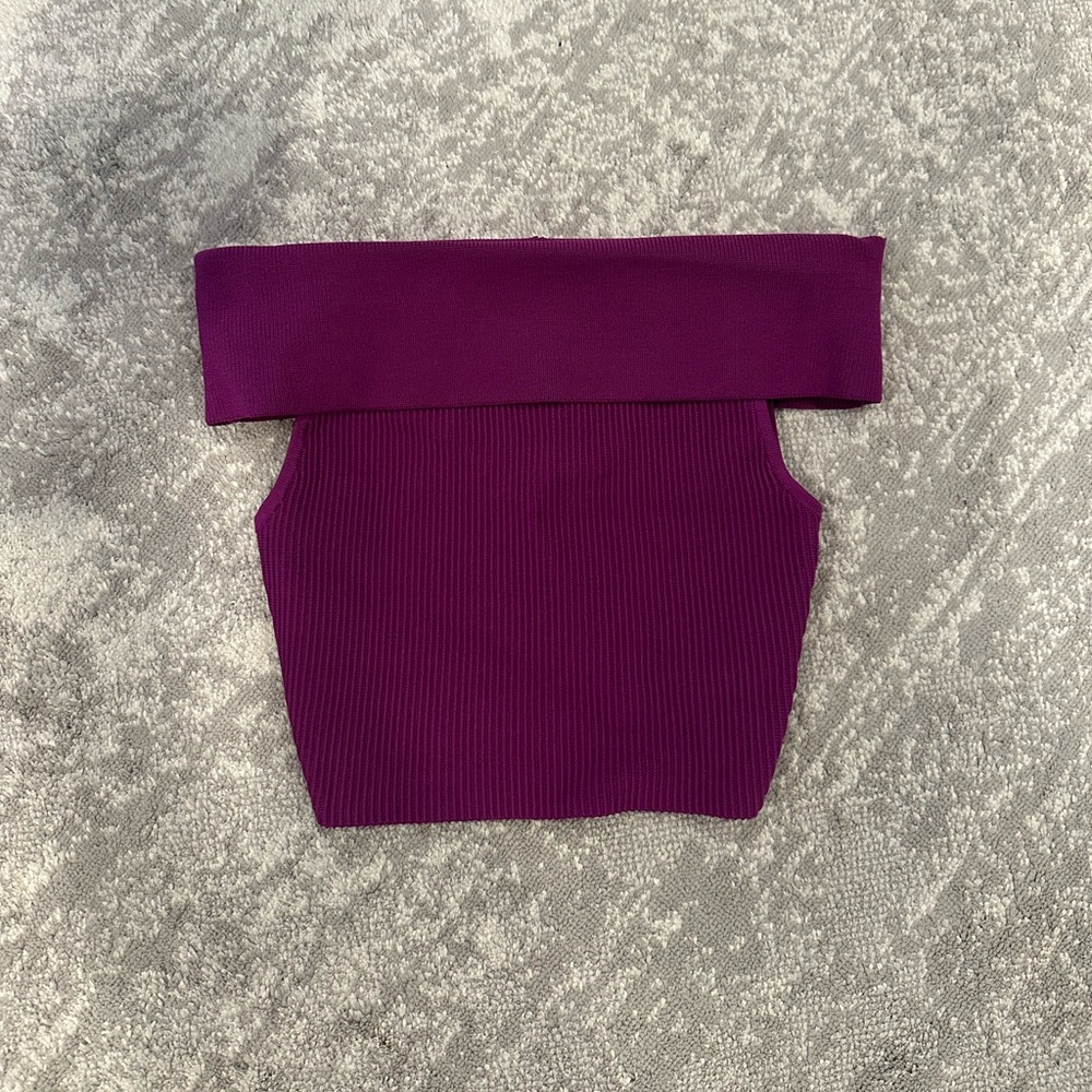 Aritzia Babaton Sculpt Knit off shoulder cropped tank